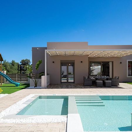 Koin Villa Sunset, With Heated Pool & Whirlpool, By Thinkvilla Perama  外观 照片