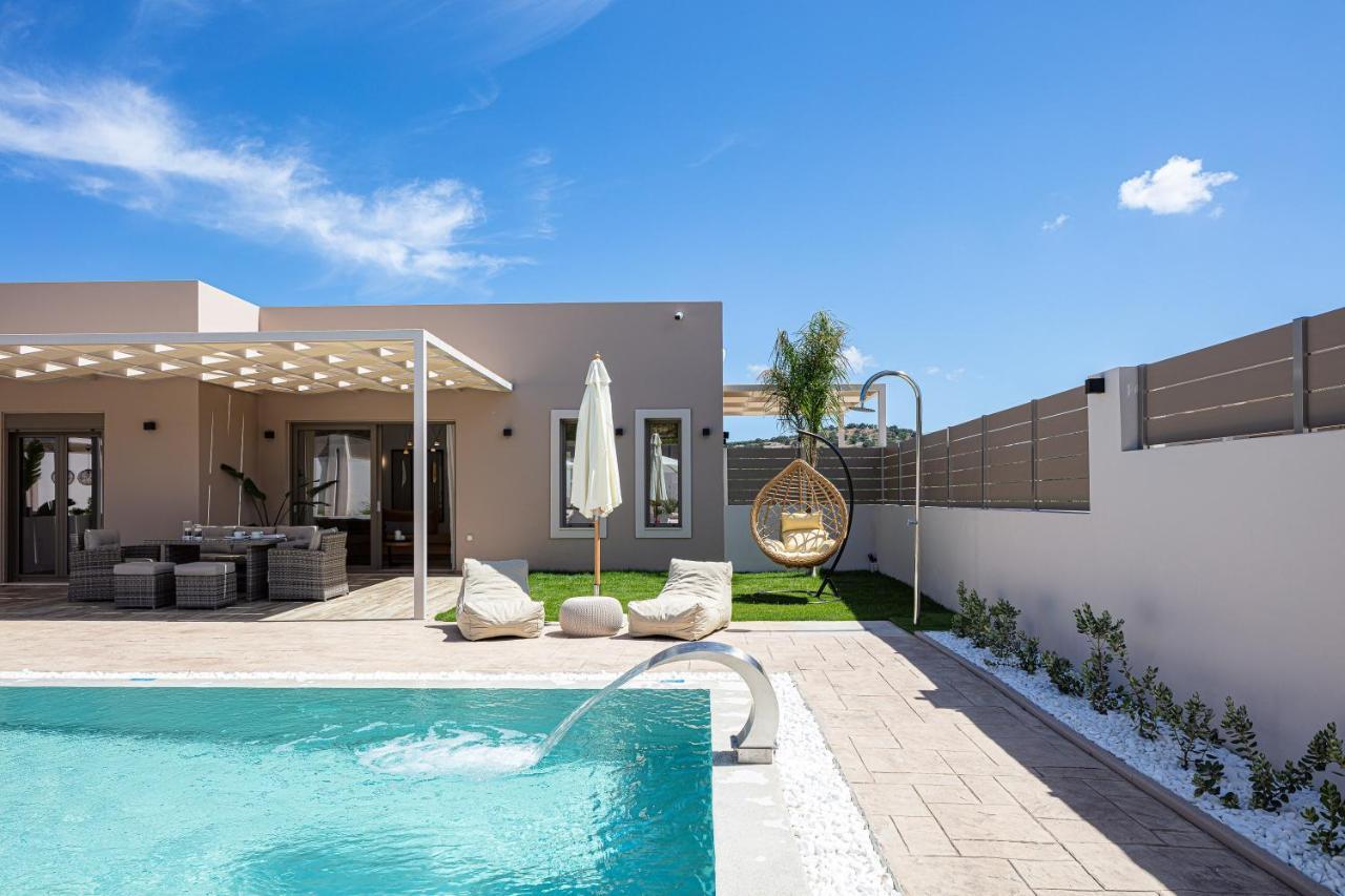 Koin Villa Sunset, With Heated Pool & Whirlpool, By Thinkvilla Perama  外观 照片