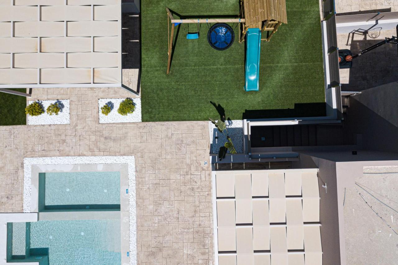 Koin Villa Sunset, With Heated Pool & Whirlpool, By Thinkvilla Perama  外观 照片