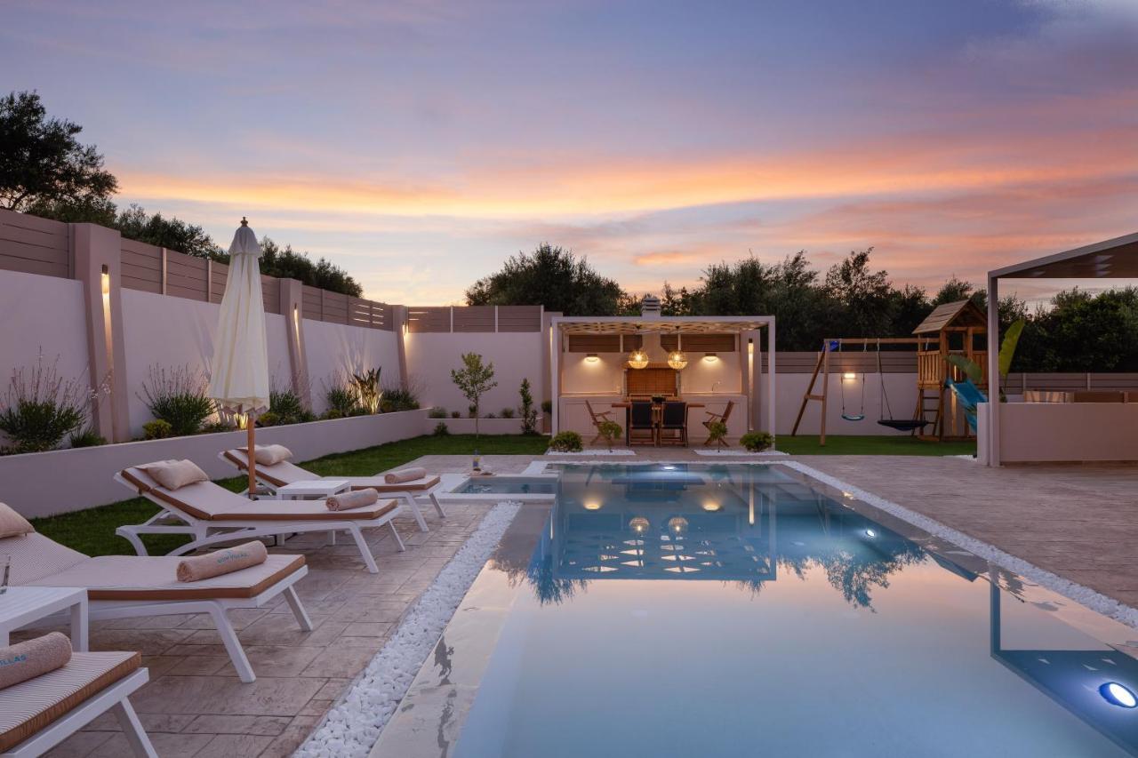 Koin Villa Sunset, With Heated Pool & Whirlpool, By Thinkvilla Perama  外观 照片